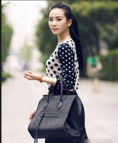 娱乐吃瓜酱服装图片,揭秘娱乐吃瓜酱的潮流服装造型